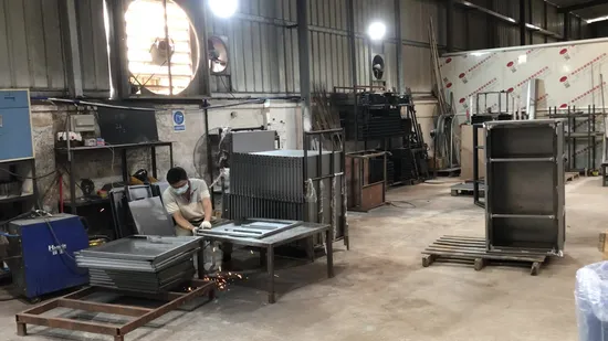 Heat and Electrical Resistant School Chemistry Lab Table 